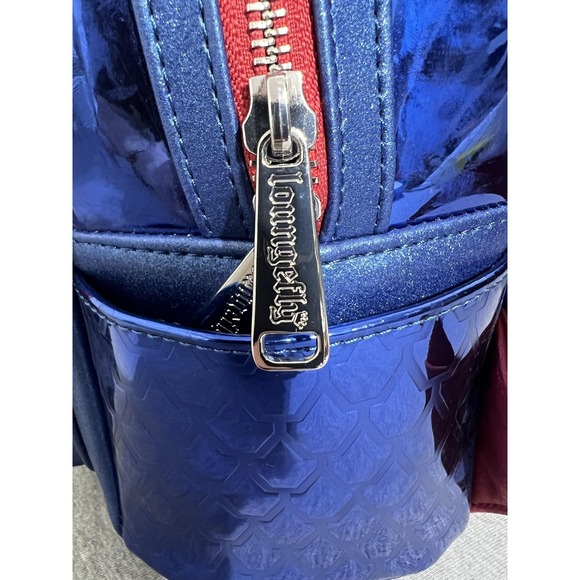 green patagonia duffel 40L Black Hole Smolder Blue/Amanita Red sizecount-o/s Color:Navy - please allow 10 - 15 business days for delivery Zac Zac Posen Eartha A zippered side pocket